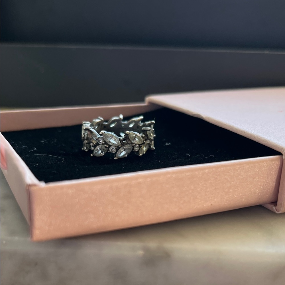 Elegant Sterling Silver Leaf Ring